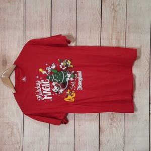 💟 Disney Women's Medium Red Short Sleeve Holiday Shirt